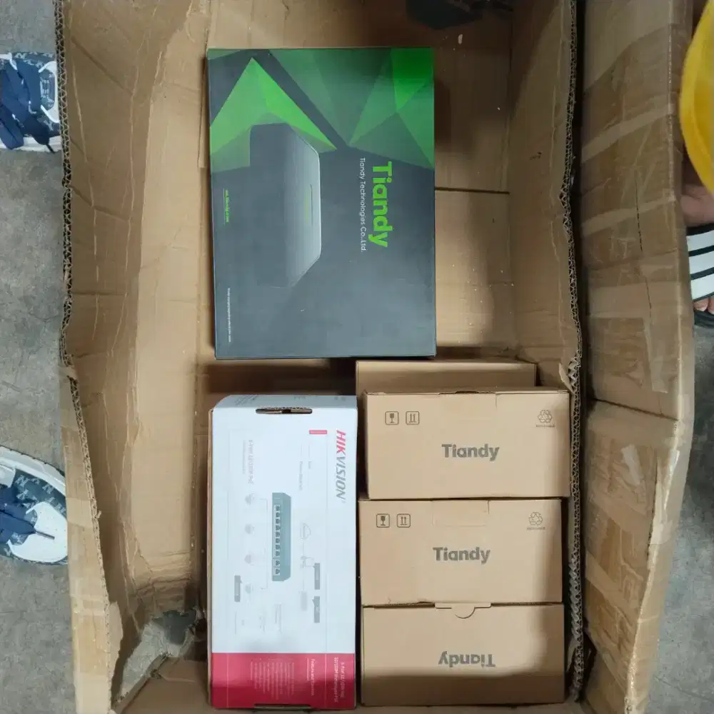 CCTV Tiandy 6bj + UPS + Monitor
