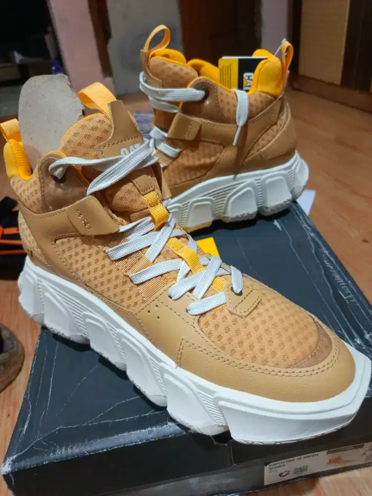 Sepatu Both keren Caterpilar