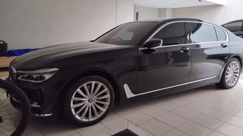 BMW 740Li 2018 Bensin