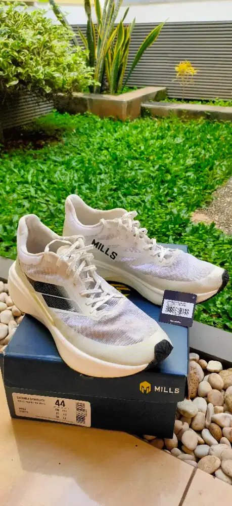 Sepatu mills enermax dynaplate size 44