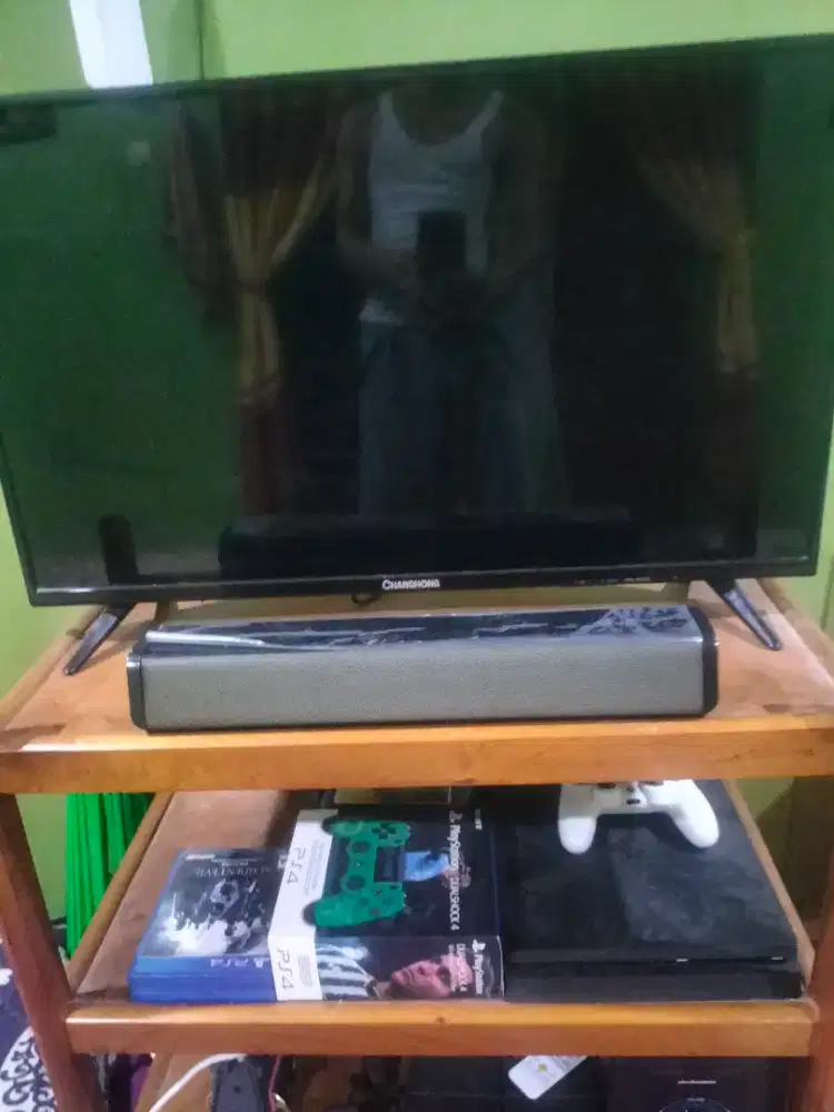 Jual sepaket, ps4+tv 32'+kaset ps4 3buah+stick dua,