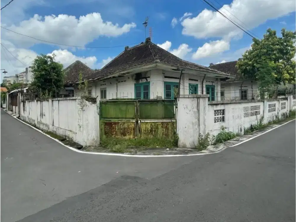 Dijual Tanah bonus Rumah di Ketelan Banjarsari Solo cocok untuk rumah mewah, kantor, resto
