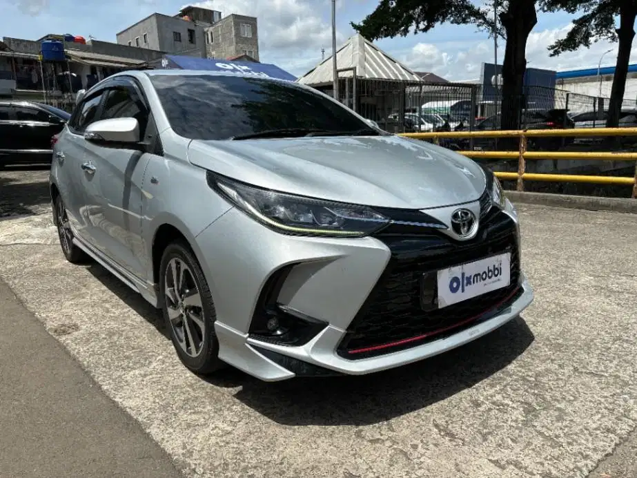 DP MURAH Toyota Yaris 1.5 S Bensin-AT 2021 Silver CFFQB