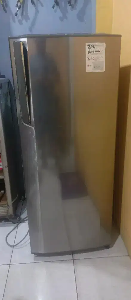 Unitfreezer 6 rak merk LG dingin bagus bergaransi