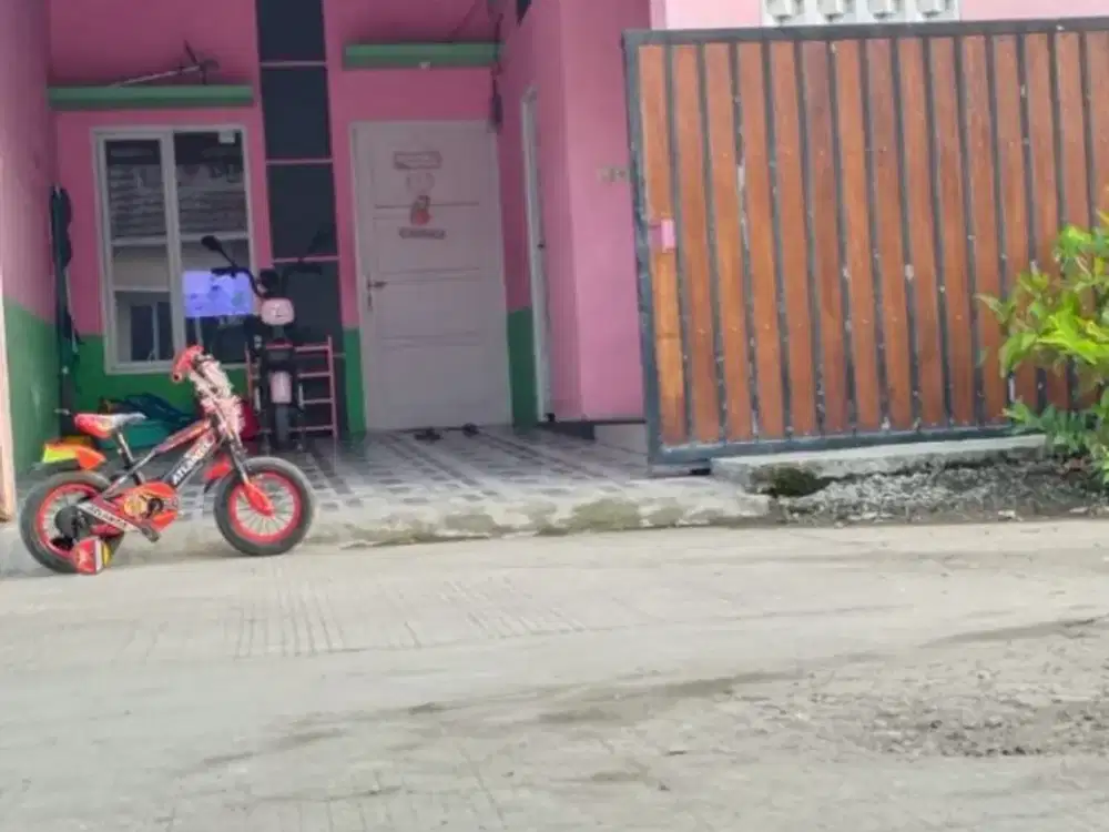 Rumah Terawat di Perumahan Taman Manunggal Karawang Timur