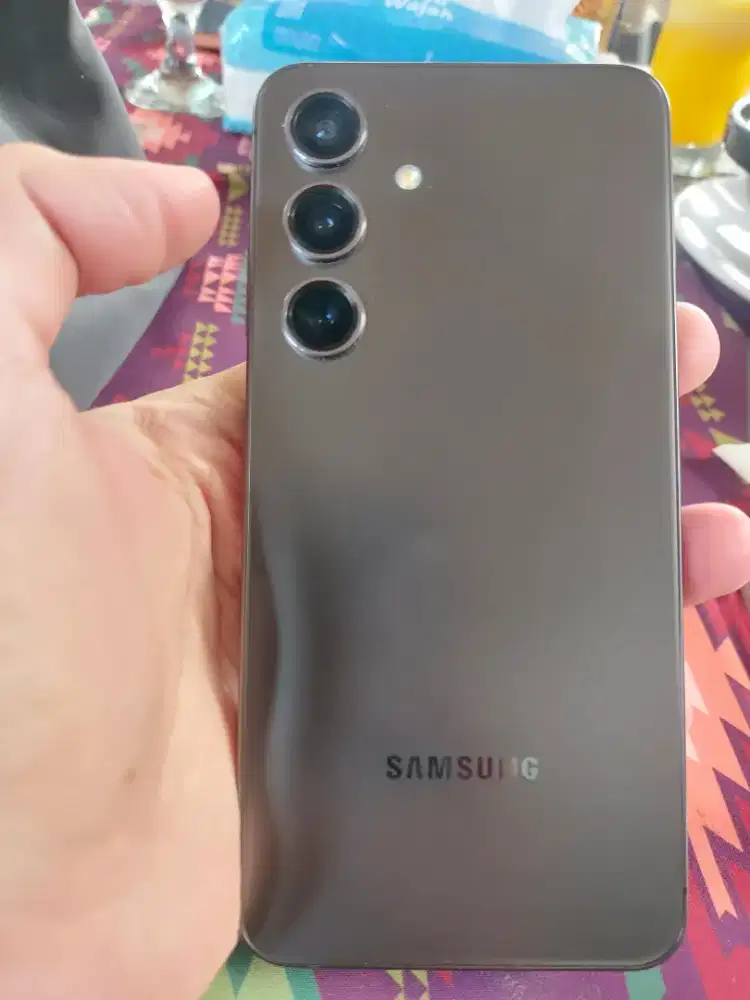 HP SAMSUNG S24 second 1 tahun masih mulus fullset (murah cepet)