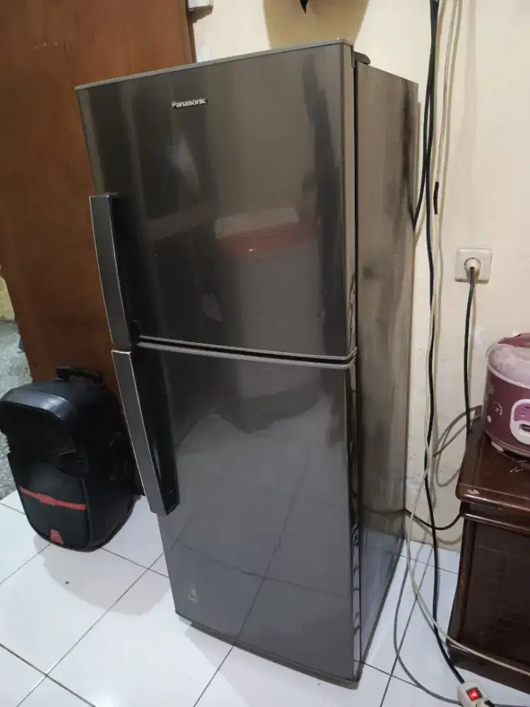 MANGGA KULKAS 2PINTU MERK PANASONIC ORI BELUM PERNAH SERVICE NORMAL