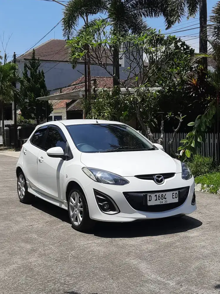 Mazda 2 R AT 2012 low km 79 ribu