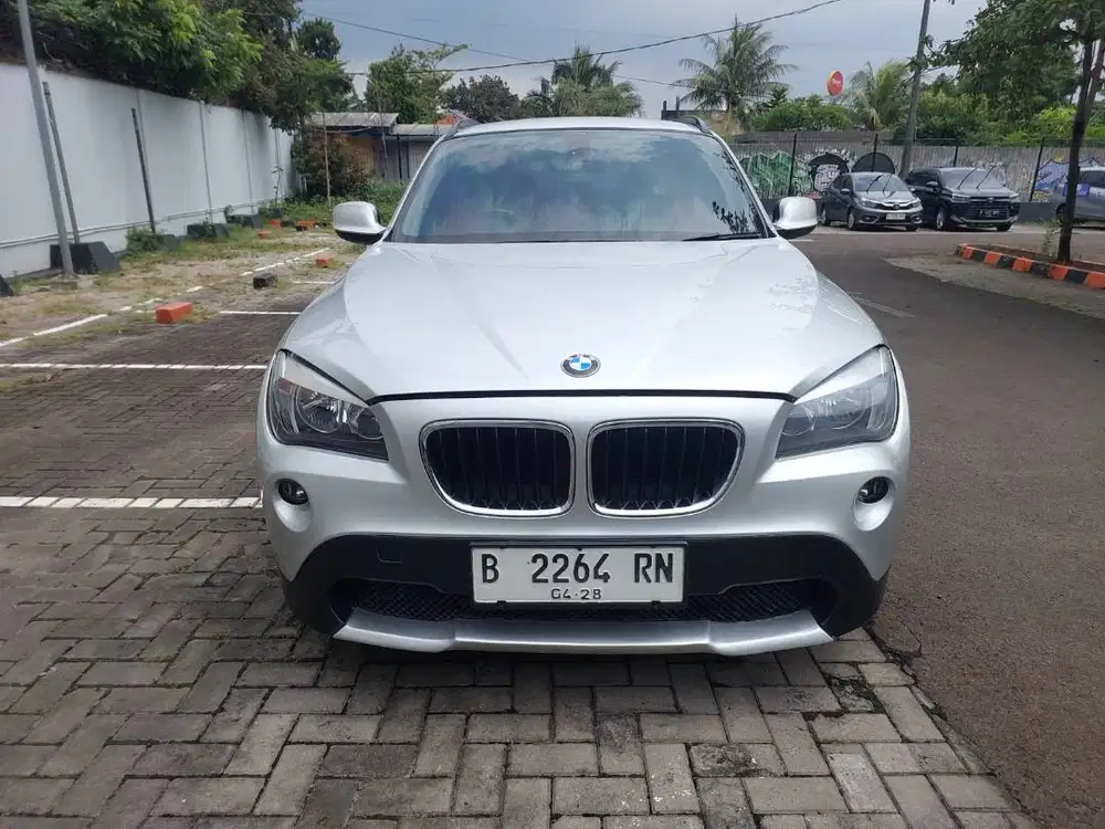 (DP 5jt) BMW X1 sDrive 18i AT Bensin 2011