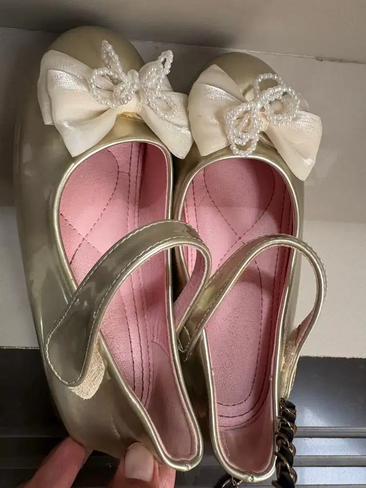 Sepatu Pesta Anak Perempuan