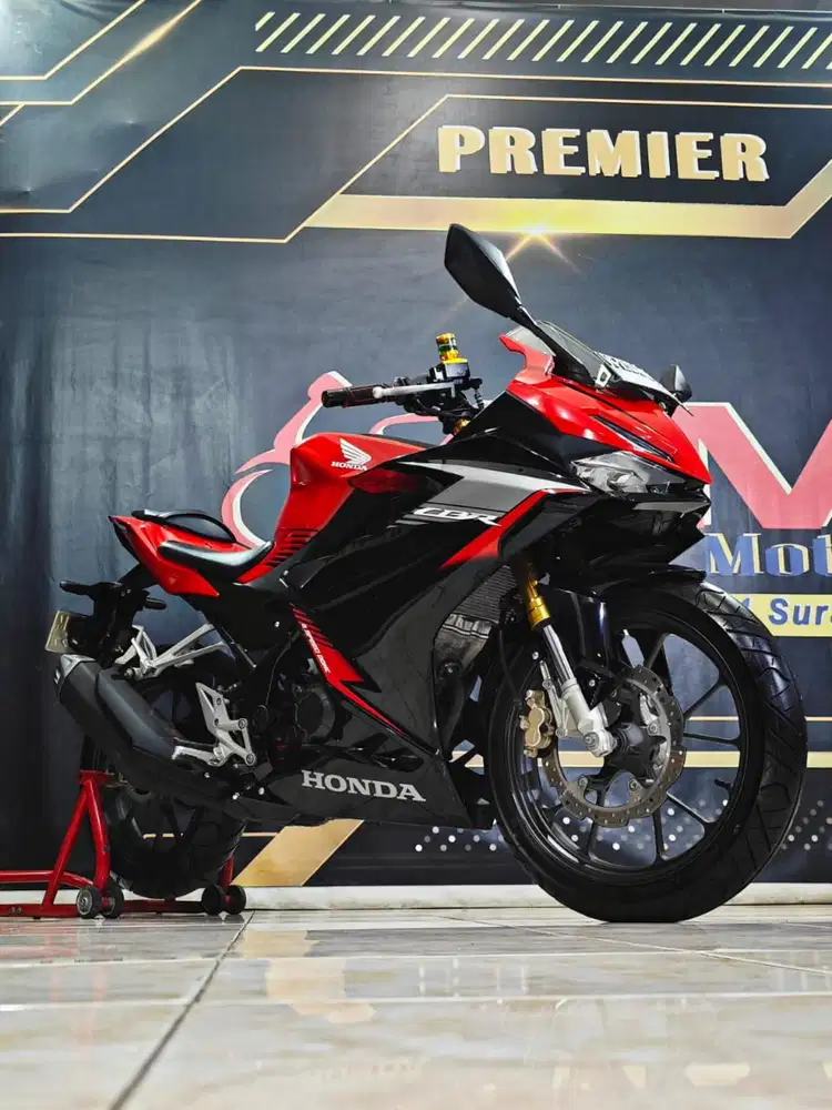 Dp 2jt an Honda New CBR150R USD TH 2022 odo 2rb super ciamik