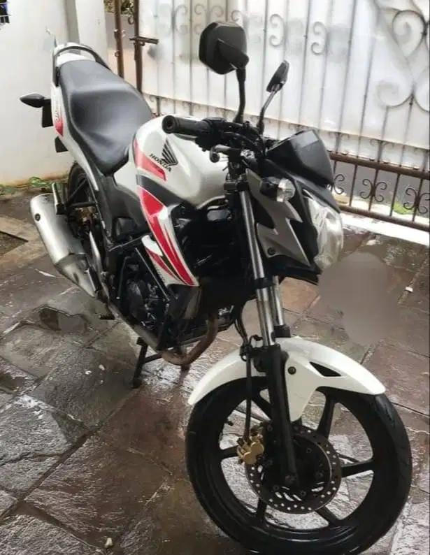 HONDA CB150R 2013