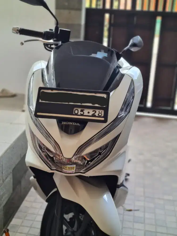 Jual Honda PCX matic 110cc putih