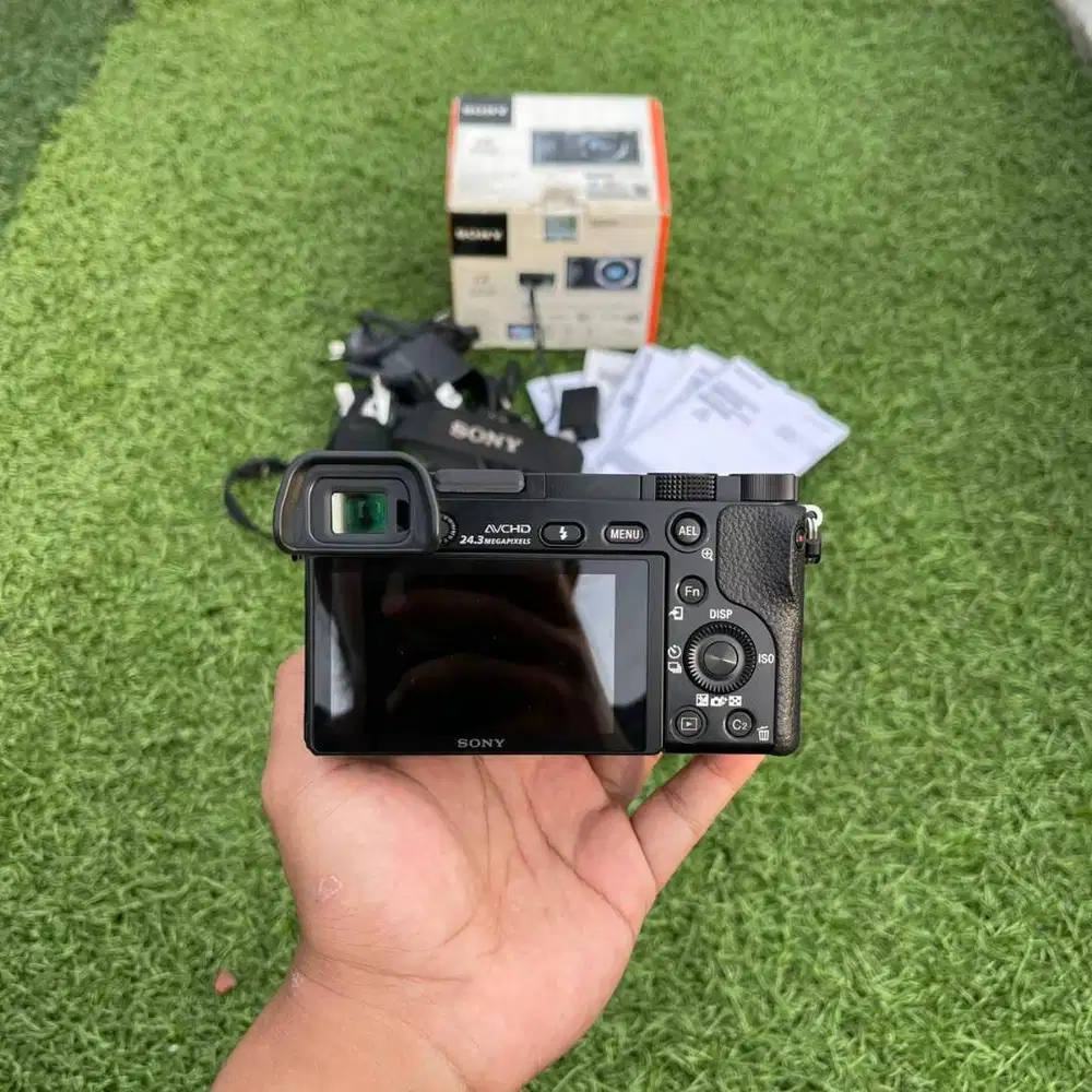 Mirrorless Sony A6000 lensa kit Sony 16-50mm OSS fullset dus box