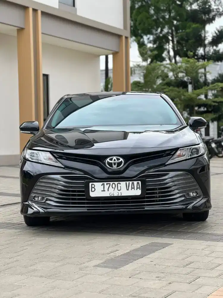 TOYOTA CAMRY 2.5 V BENSIN AT 2021 SUPER MULUS & LOW KM