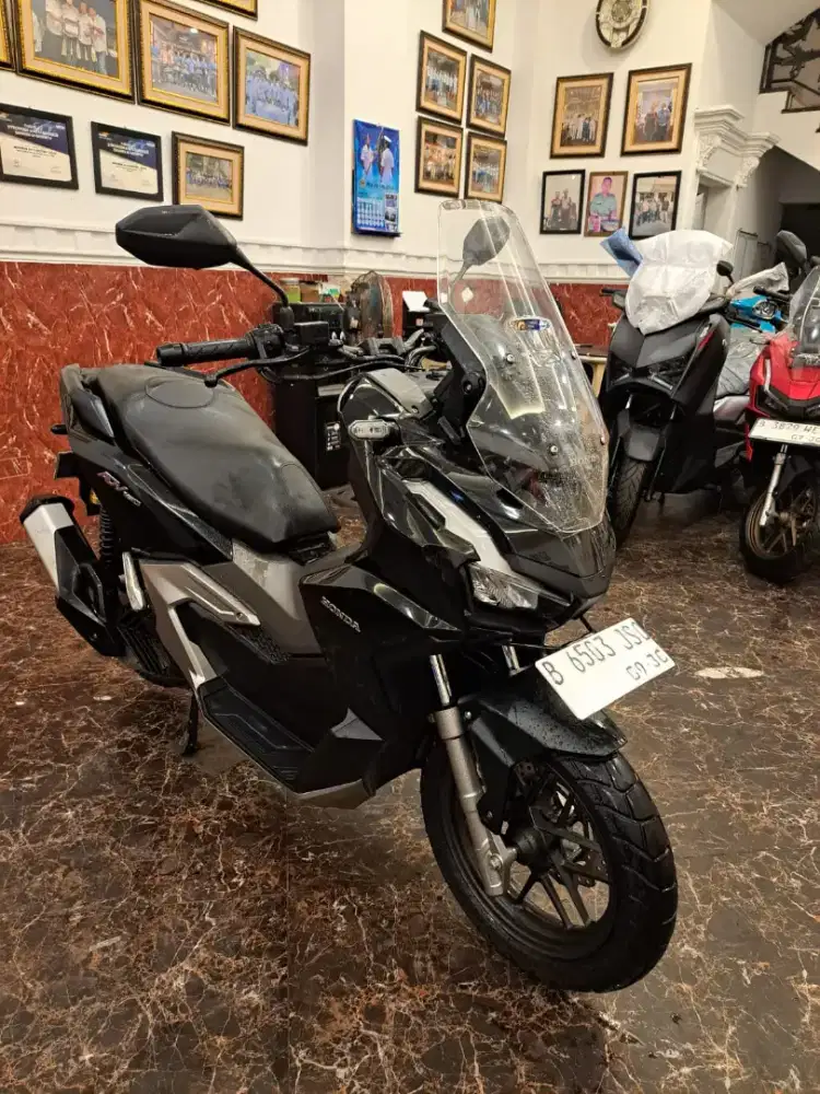 HUB CE KOM DP PROMO ADV 160 2025 MOTOR GRES KAYA BARU KM RENDAH