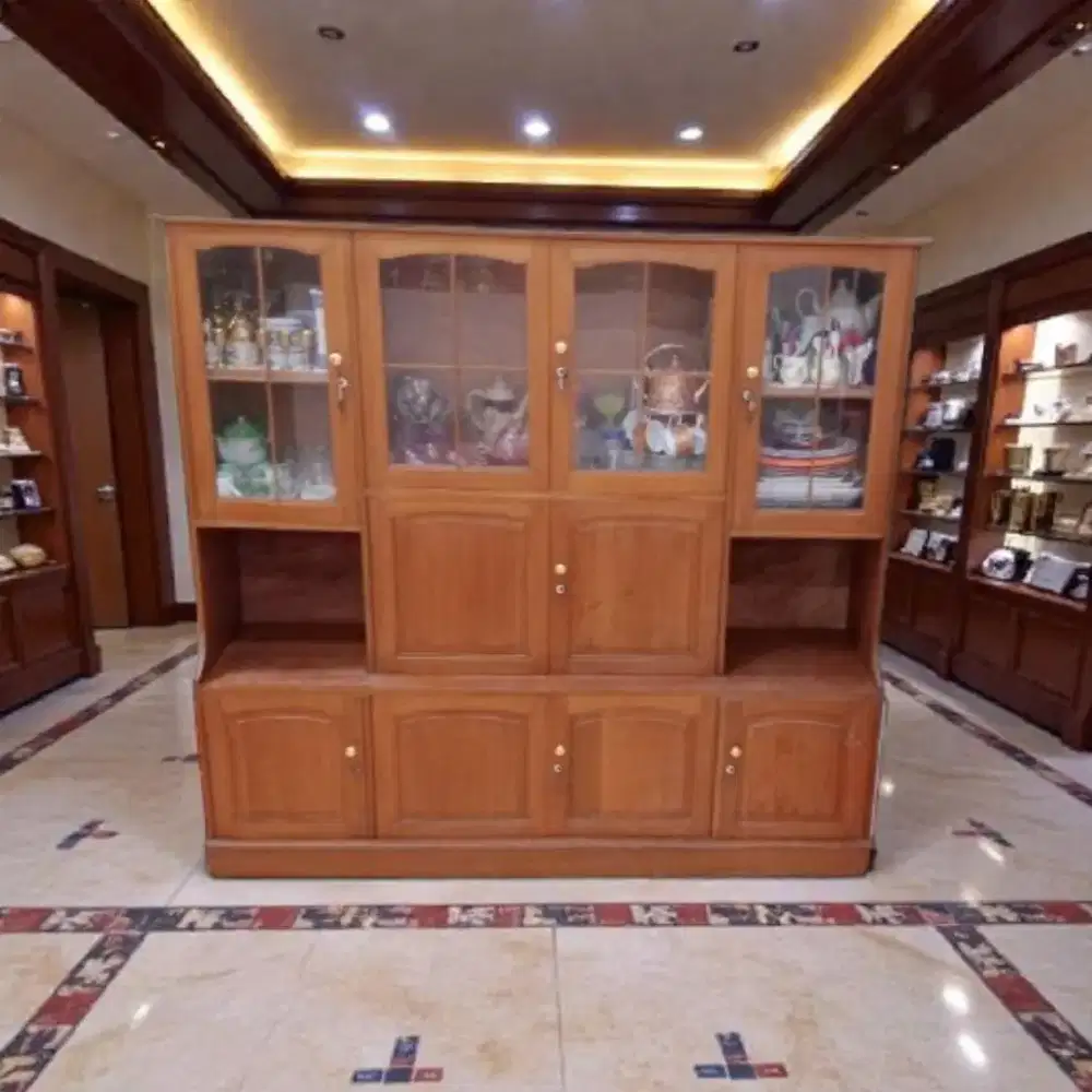 Lemari Pajangan Lemari Kayu Awet Kokoh