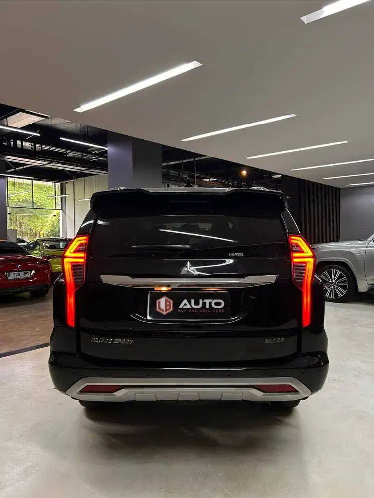 Mitsubishi Pajero Sport Dakar 4x2 2022 Hitam Diesel AT Km59rb B2756SJF