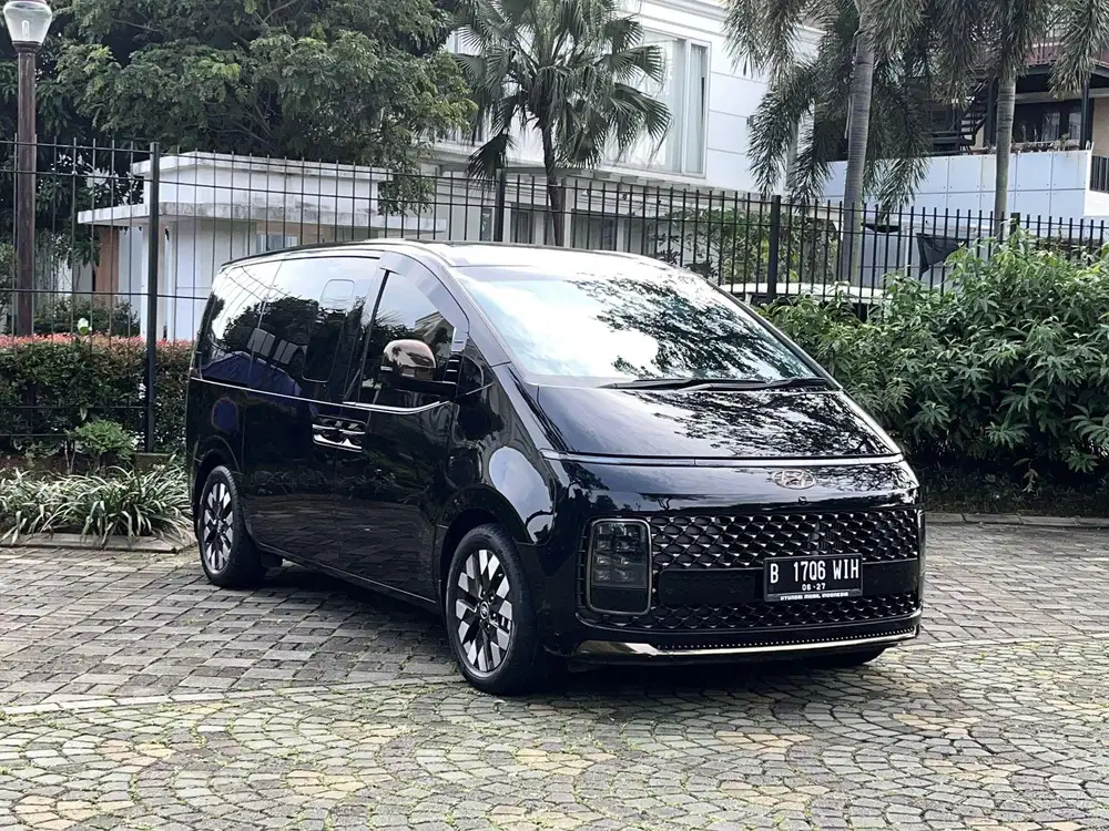 ANTIK, TDP 8 JUTA Hyundai Staria Turbo Diesel Full Spec Automatic 2022