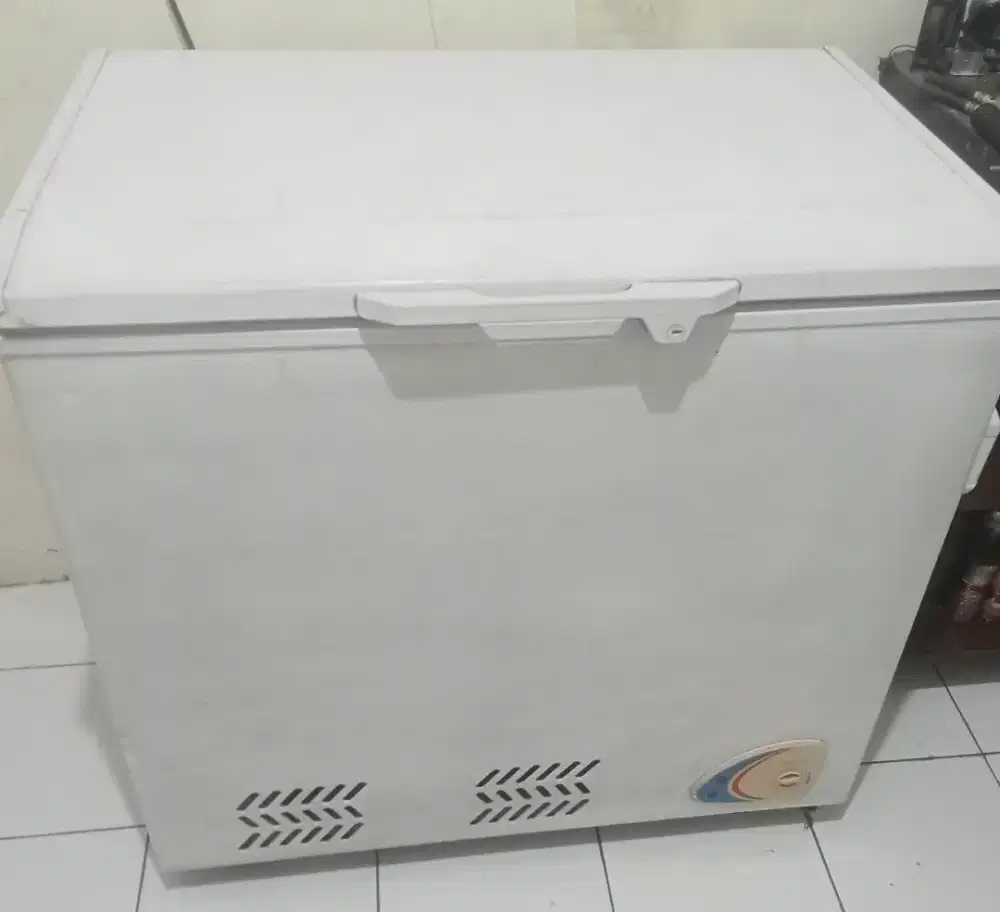 Freezer box / chest freezer