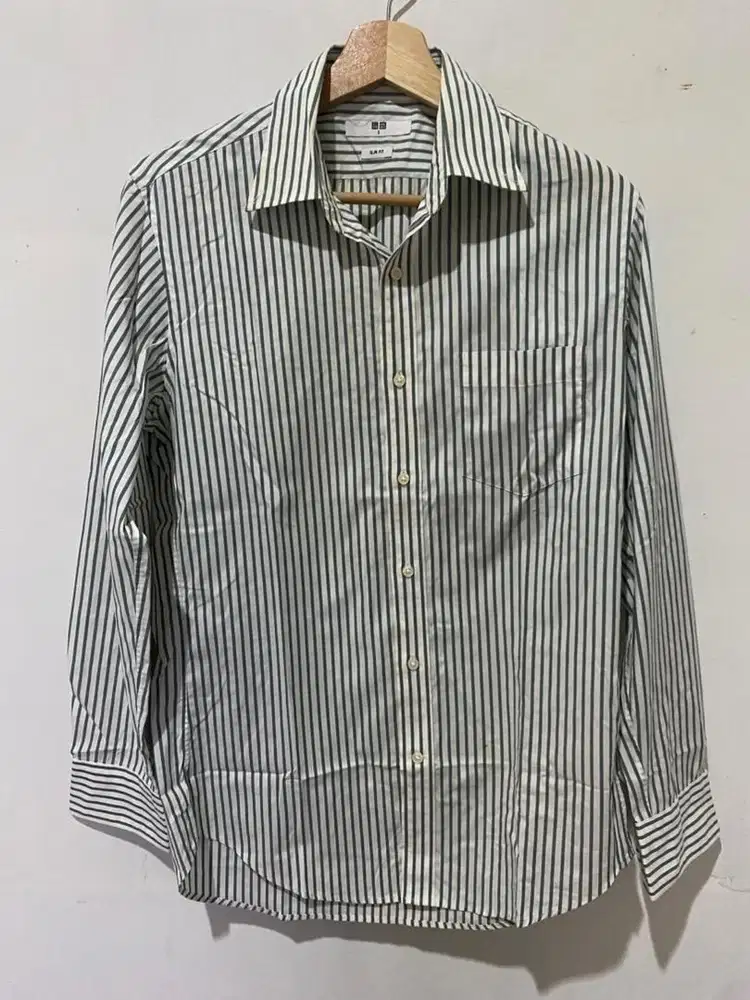Kemeja Uniqlo Size S Slim Fit