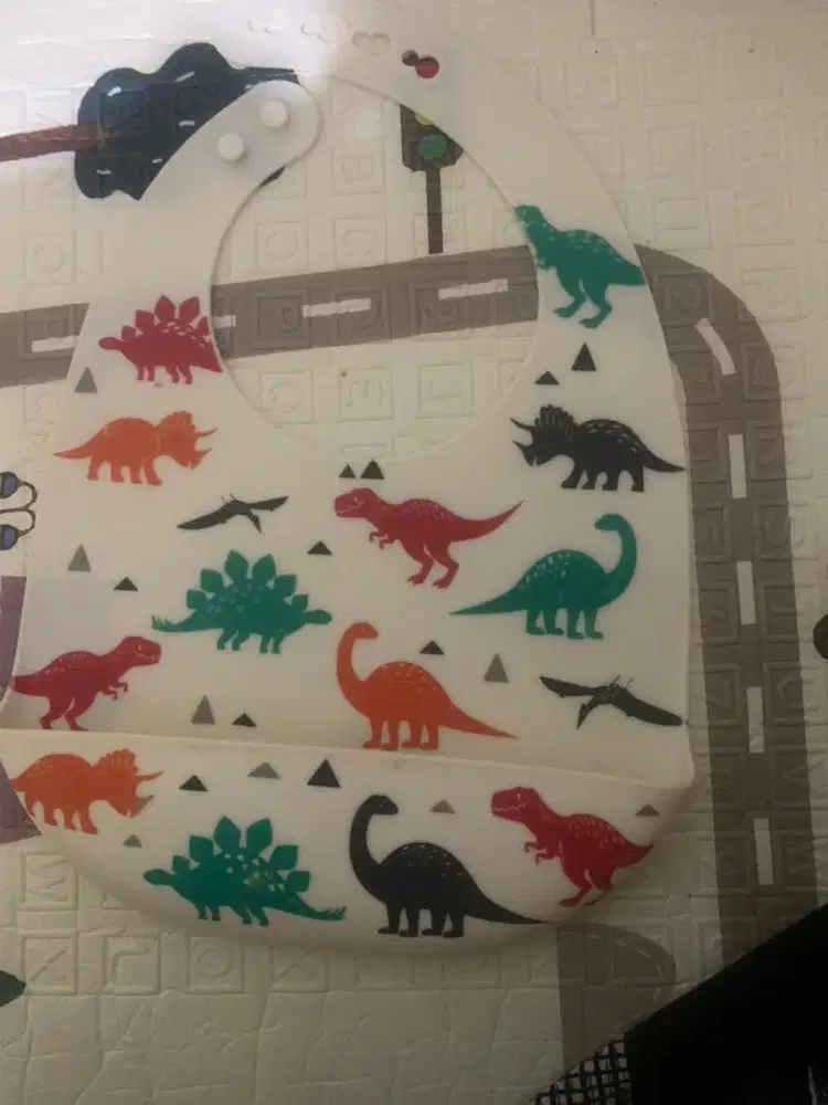 Celemek makan bayi Mpasi