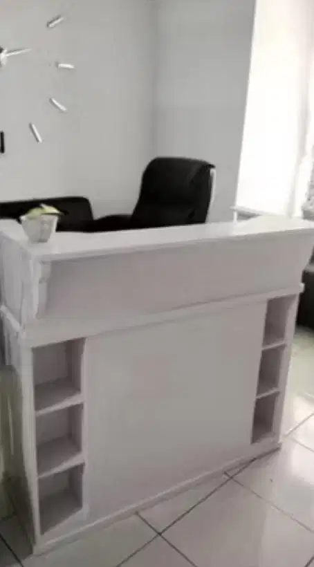 Meja kasir cs minibar ex kantor