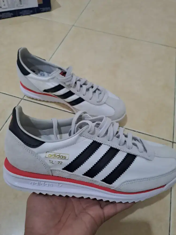 Adidas  sl   72