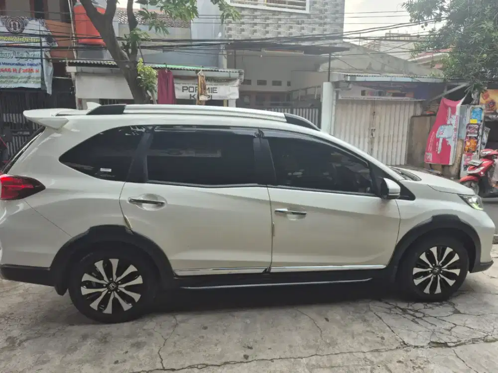 JUAL BRV PRESTIGE 2021 WARNA PUTIH.