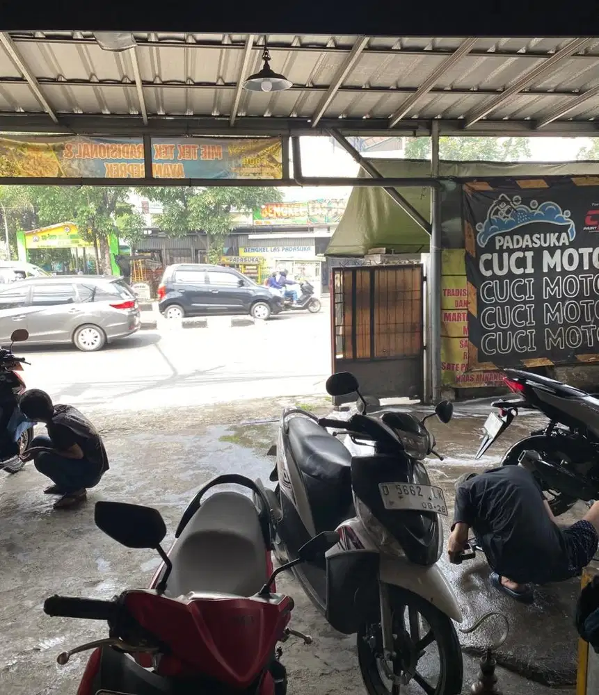 Tukang cuci motor