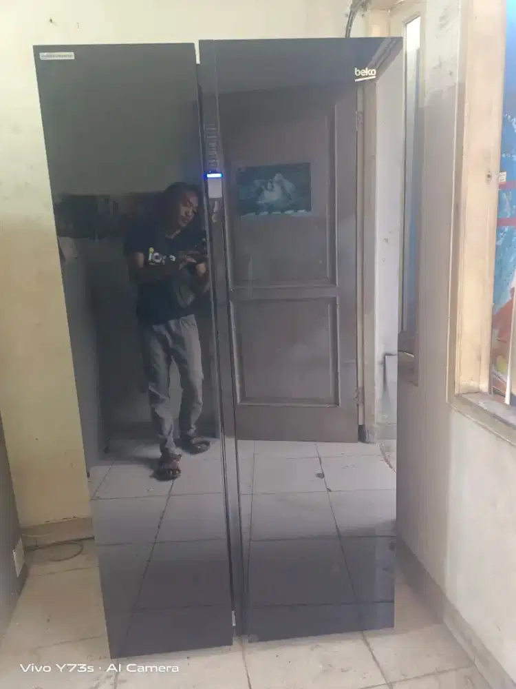 Di jual second kulkas mewah side by side merk BEKO