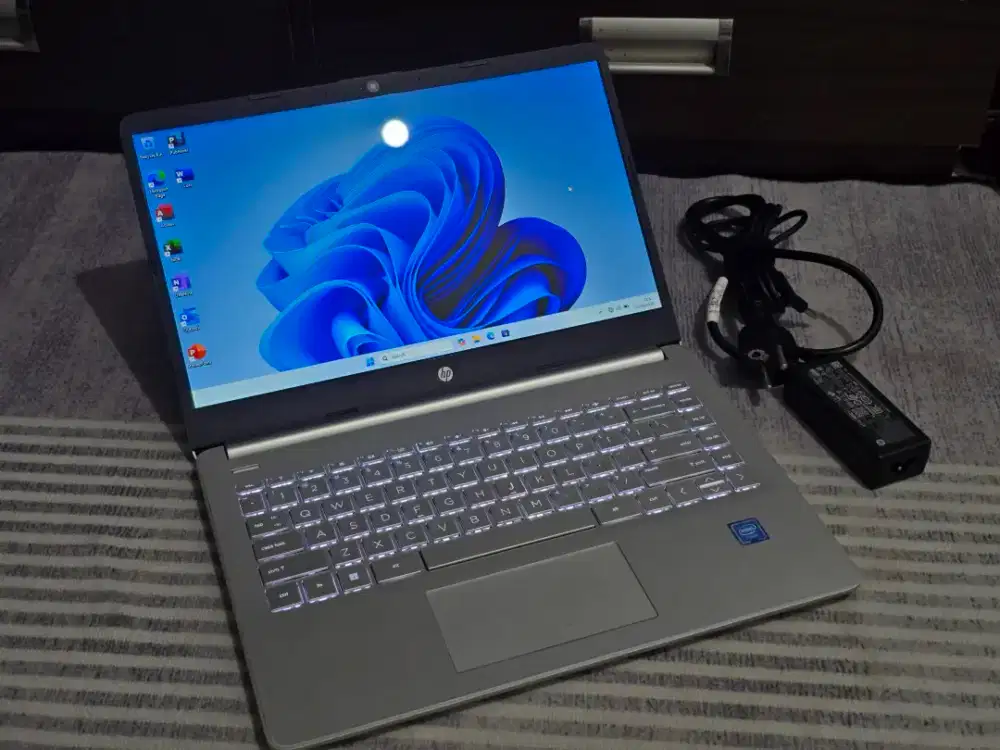 HP 14s DQ-0508TU N4120 4GB 256SSD Back Light