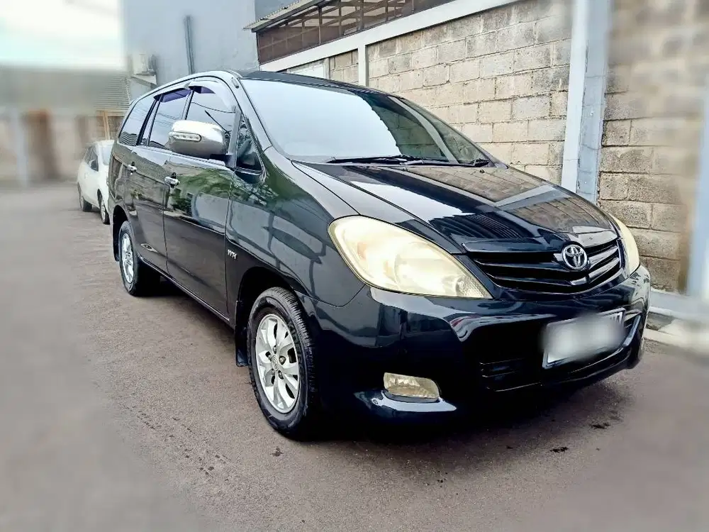 Toyota Innova E 2009