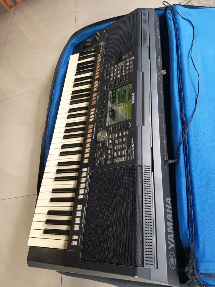 Keyboard Yamaha PSR S970. Wa.