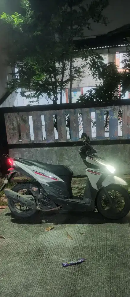VARIO 125 LED OLD TAHUN 2015