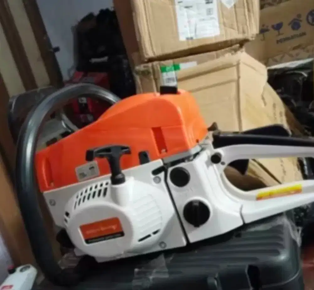 Dijual gergaji mesin 5800 CC