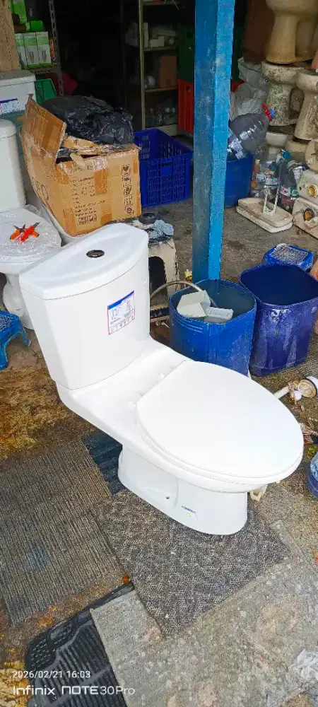 Closet duduk Kohler siap pakai