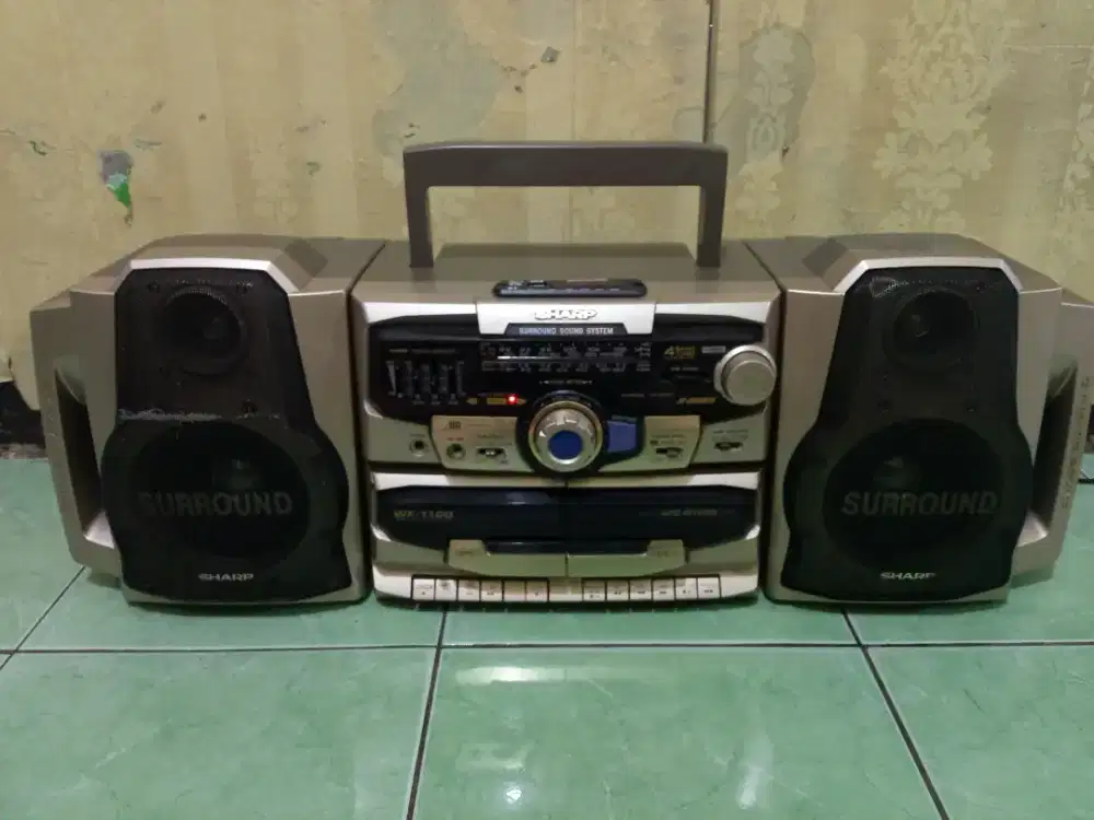 Radio tape Sharp surrond blutut