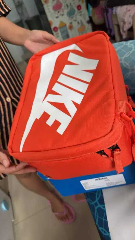 tas sepatu nike