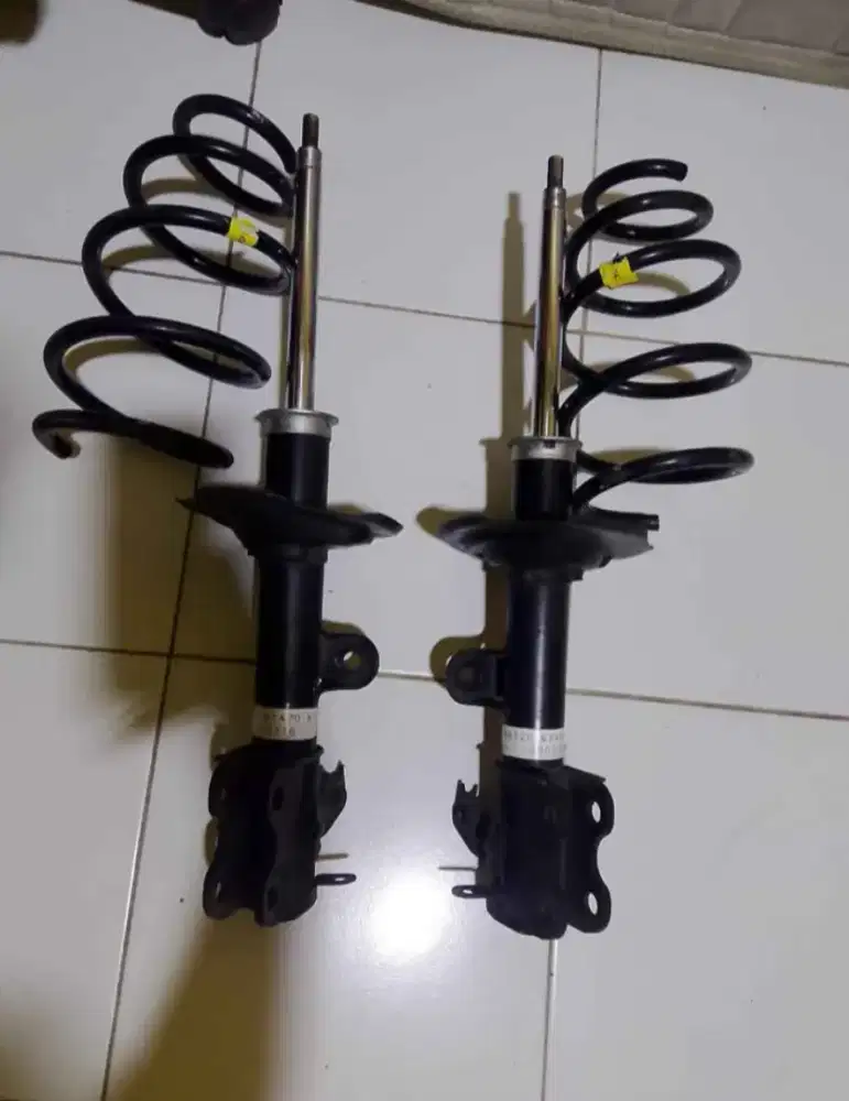 shok mobil avanza veloz