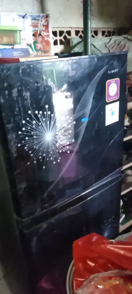 Kulkas Sharp dan Aqua