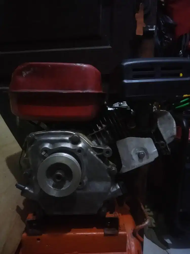 Di jual cepat aj mesin penggerak bensin GX 200