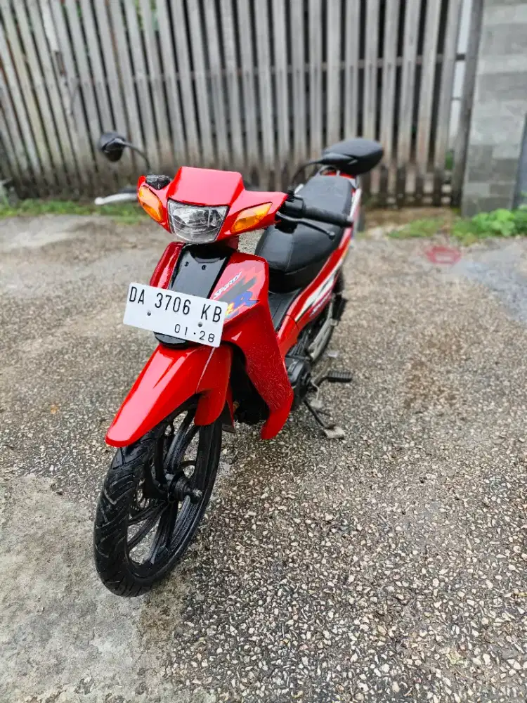 Fiz Tahun 1998 Warna Merah