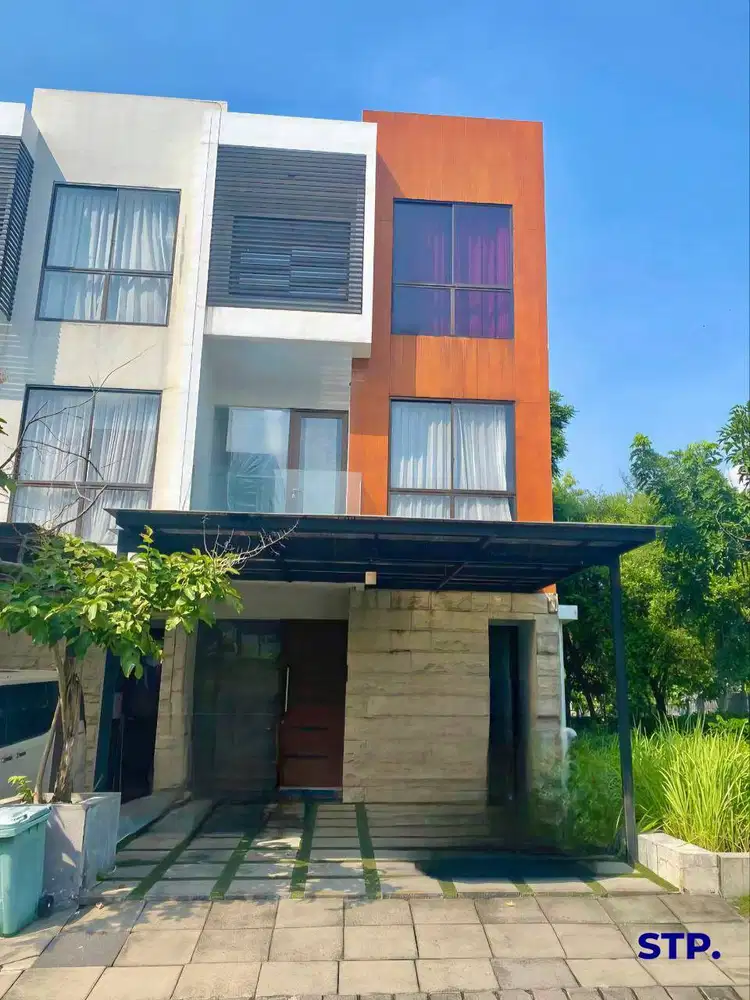 Sewa Rumah 3 lantai Graha Natura posisi hoek