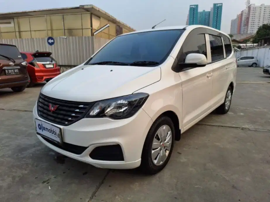 LOW DP Wuling Confero S 1.5 L ACT Lux Plus Bensin-MT 2023 WIZ