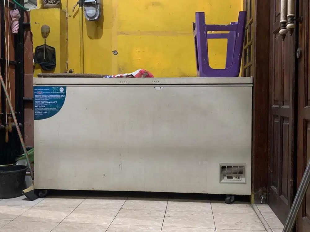 Frezer box merk gea kapasitas 500L normal mulus