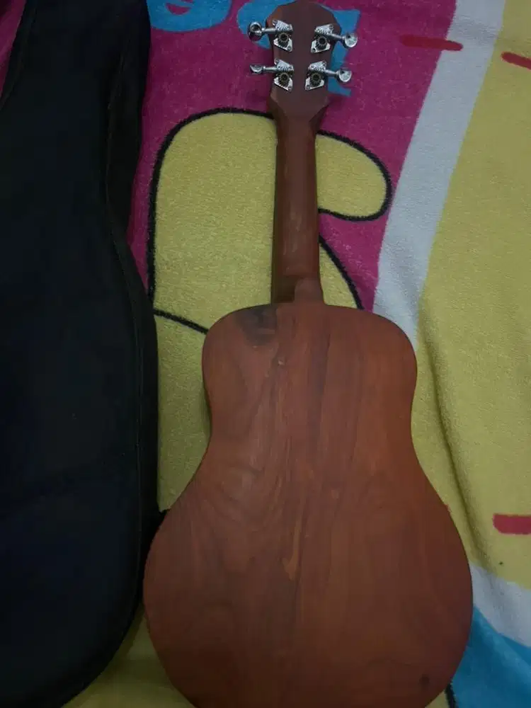 JUAL UKULELE GITMAX