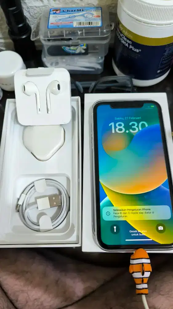 iphone XR 64GB (white)