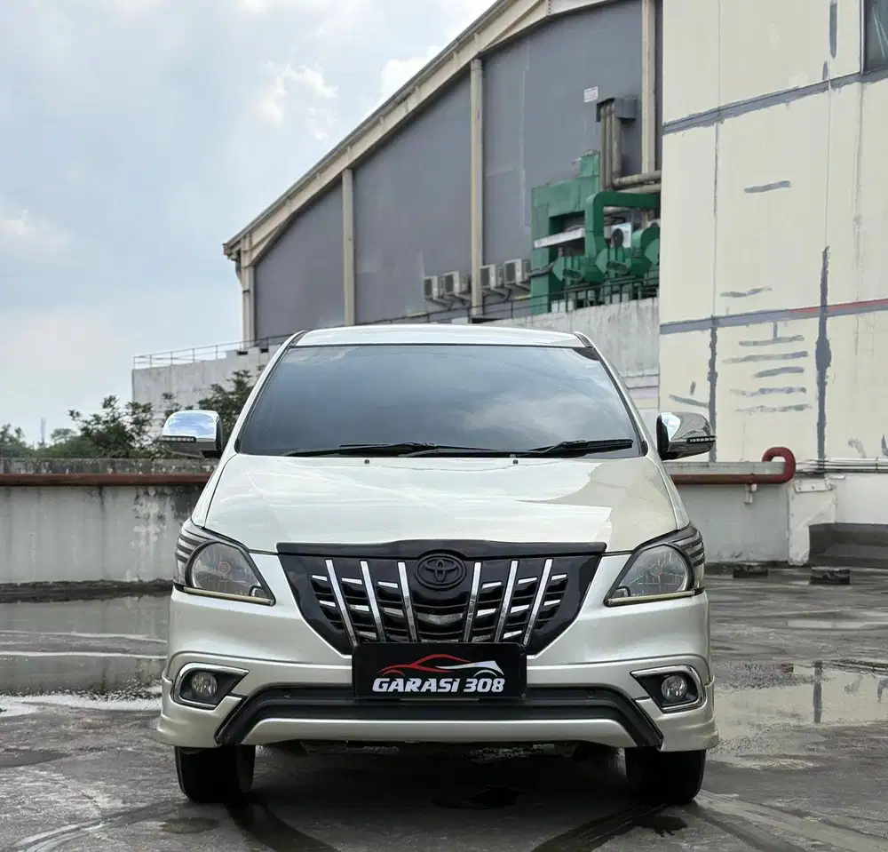 Toyota Kijang Innova 2.0 V AT