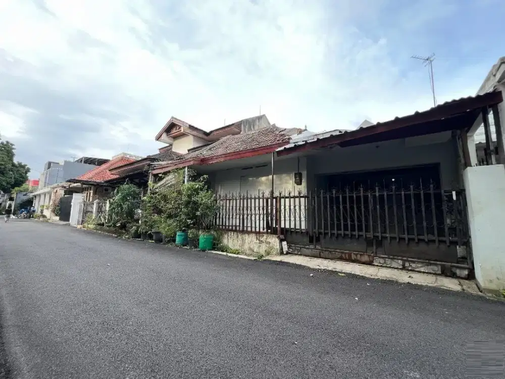Dijual cepat rumah bawah NJOP lokasi strategis dekat jl riau bandung